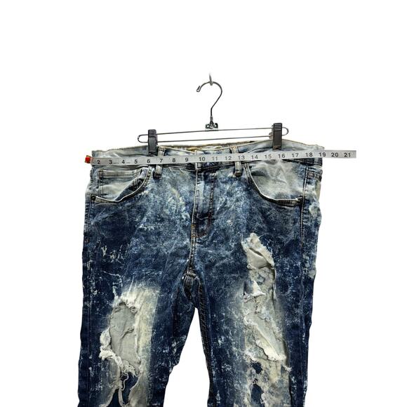 Men's True Indigo Distressed Jeans - Size 34/32 - 98% Cotton, 2% Spandex - Picture 8 of 10